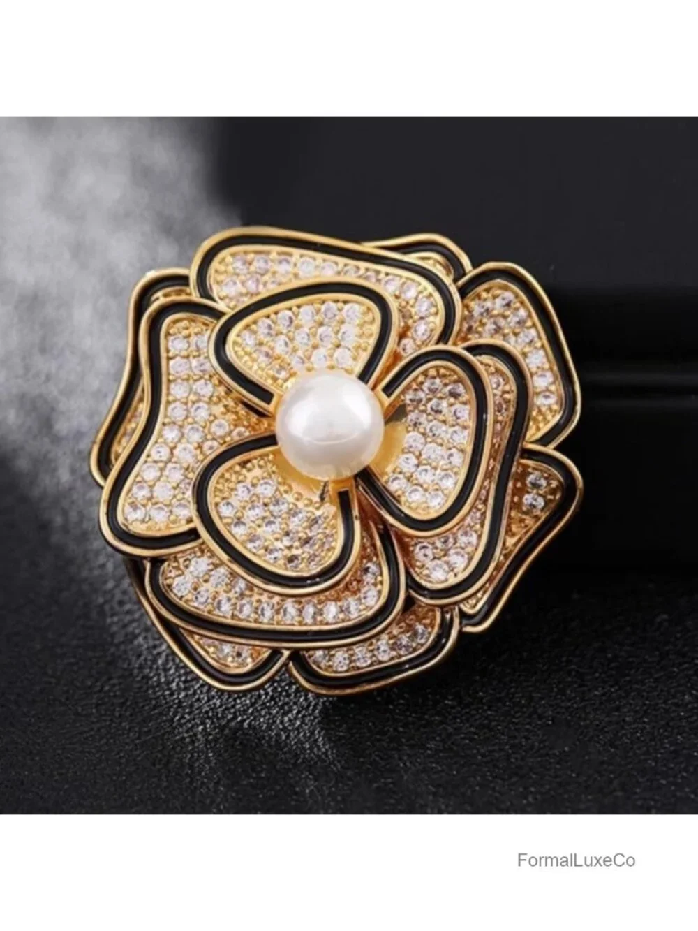 Crystal Pearl Rhinestone Flower Brooch Pin for Women Wedding Party Scarf Lapel